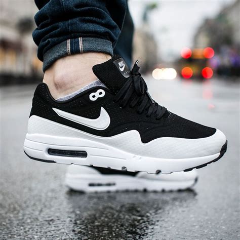 nike air max 1 moire